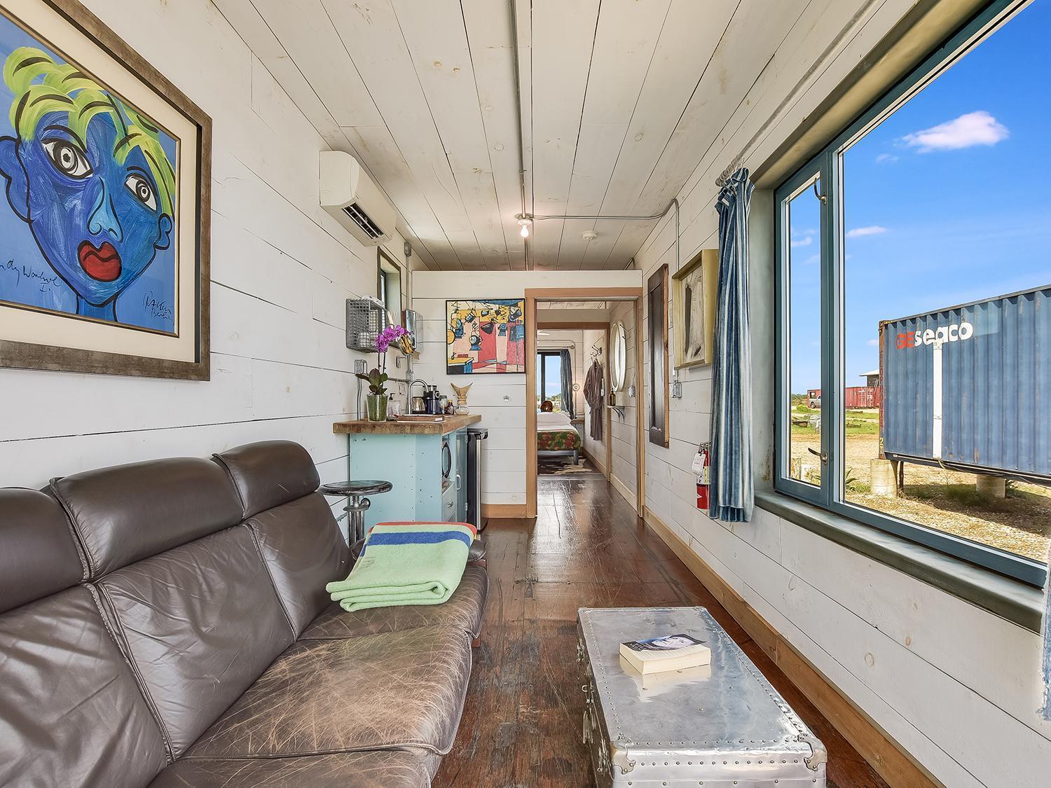 Flophouze Shipping Container Hotel Round Top Quarto foto